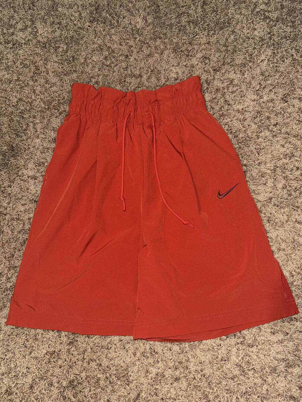Nike Sportswear Everyday Modern Women's High-Rise Woven Shorts